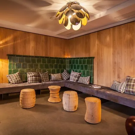 Bollenhuthotel Kirnbacher Hof 4* 沃尔法赫