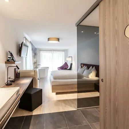 Bollenhuthotel Kirnbacher Hof Вольфах