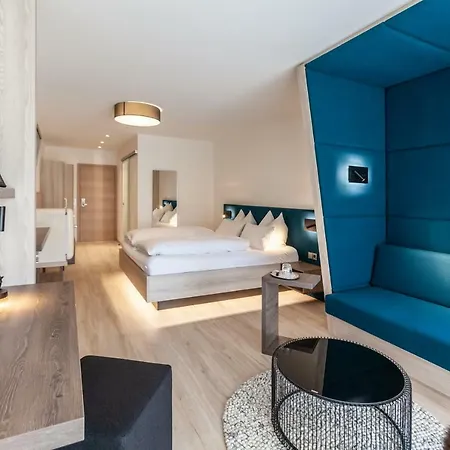 Bollenhuthotel Kirnbacher Hof 4*